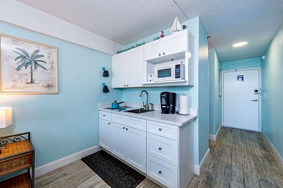 I Need A Vacay Now! Remodeled Studio