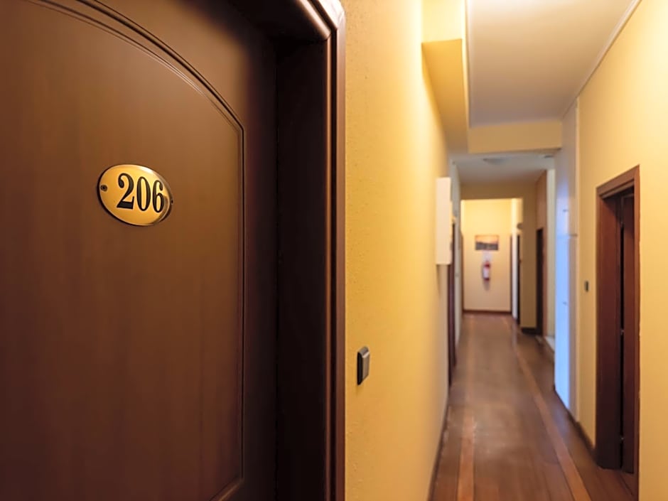 Anemoni Piraeus Hotel