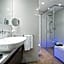 O Monot Luxury Boutique Hotel