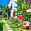 Banana Alaçatı Food & Stay - Adults Only