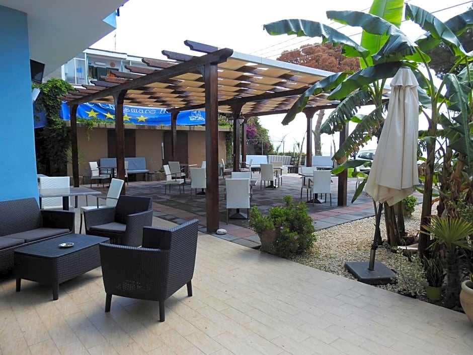 ChrisMare Hotel