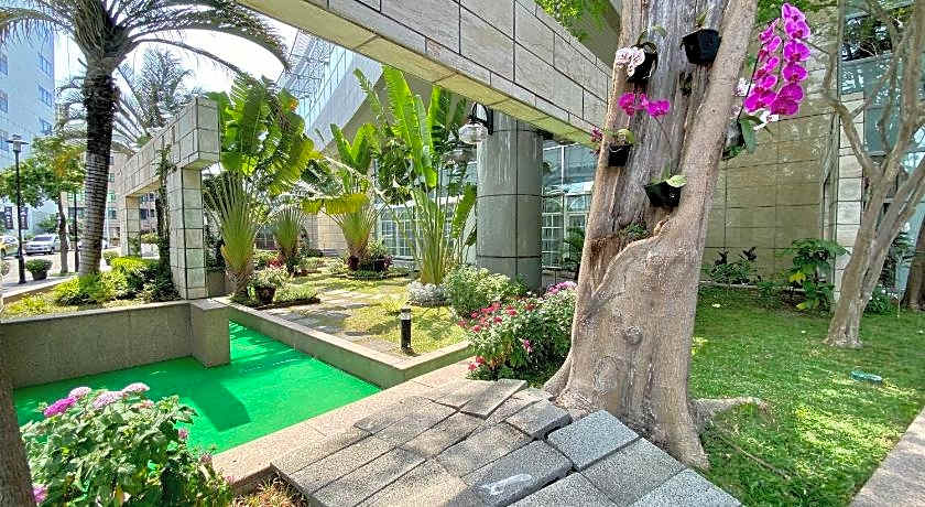 Evergreen Plaza Hotel