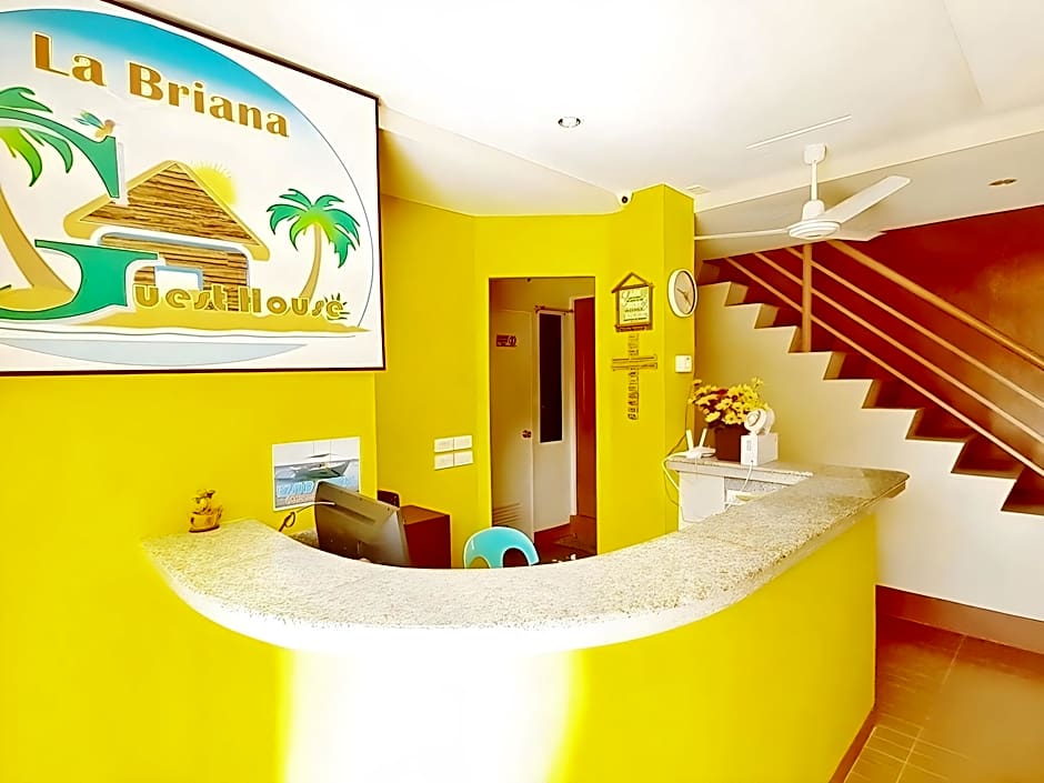 RedDoorz @ La Briana Guest House Bantayan Cebu