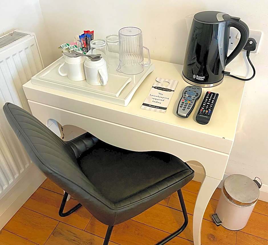 The Queen's Head Hotel