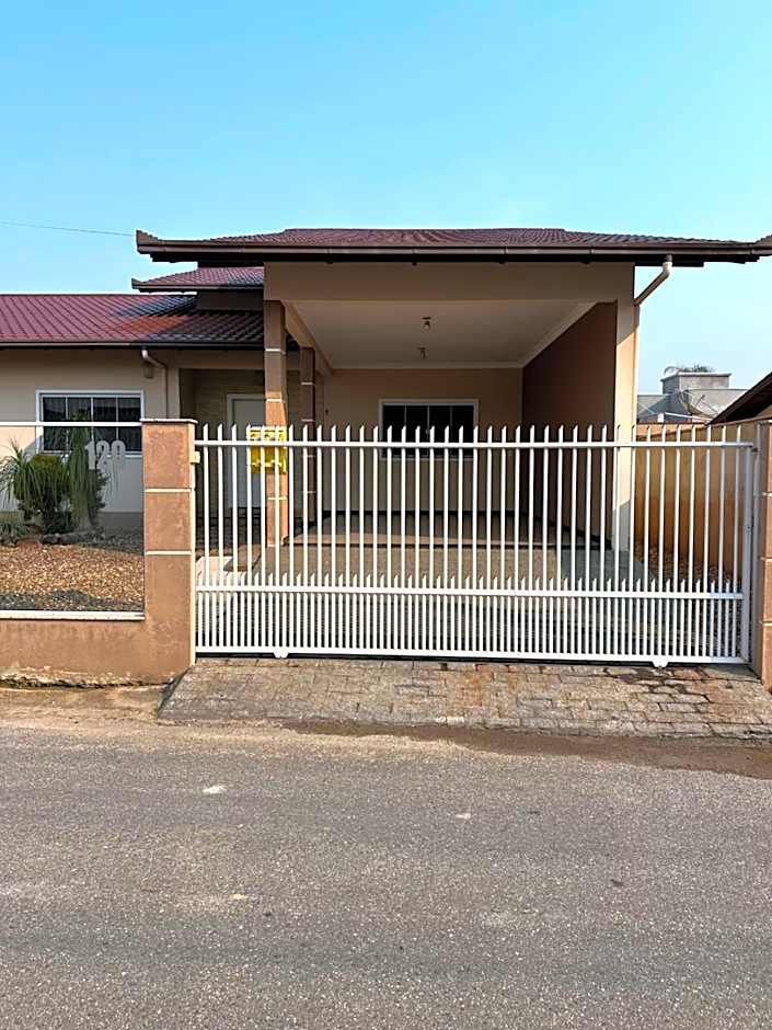 A Casa Dourada Encantada