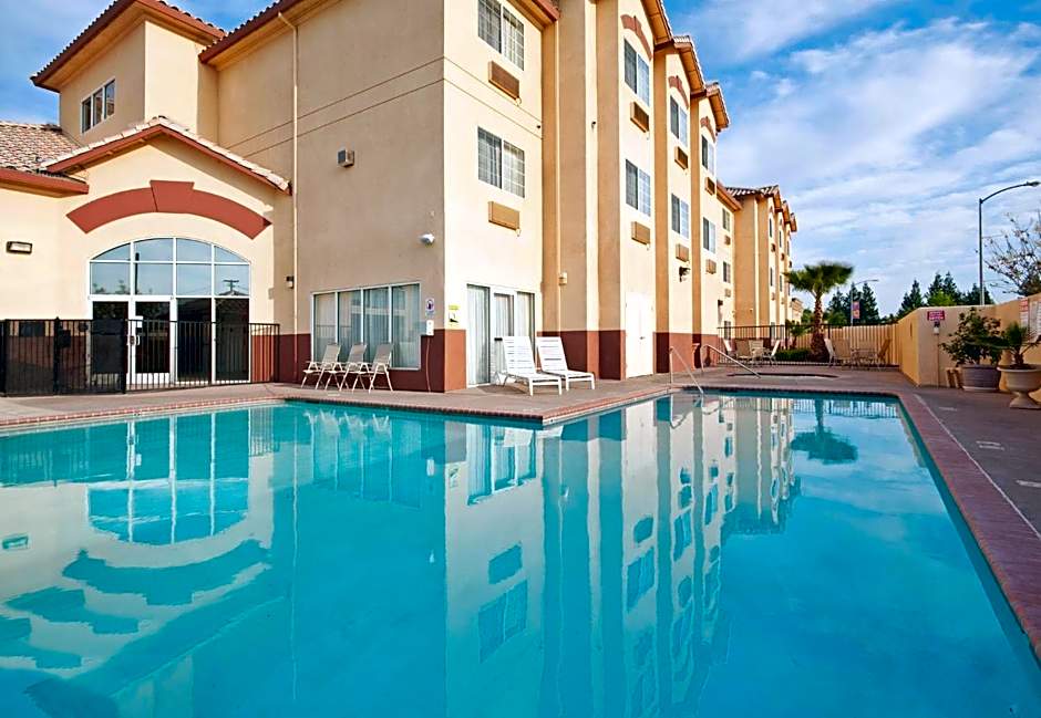 Holiday Inn Express Madera By IHG