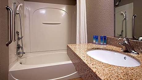 1 King Bed, Non-Smoking, High Speed Internet Access, Microwave, Refrigerator, Full Breakfast