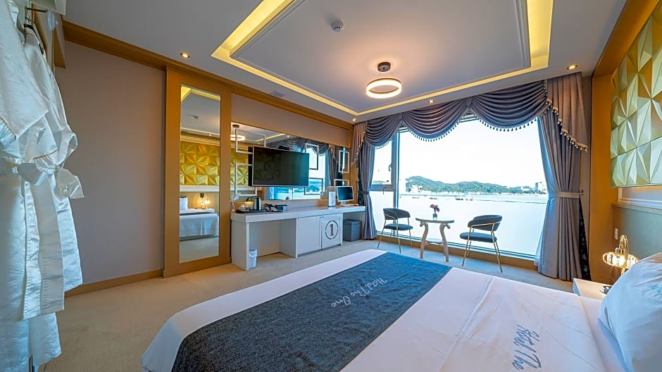 Yeosu Hotel The One