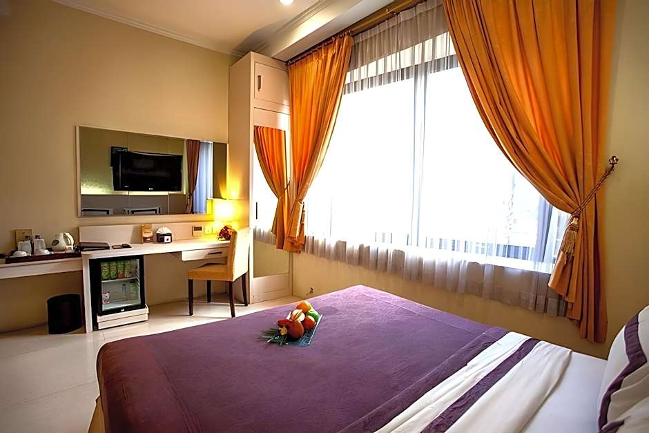 Ros-In Hotel