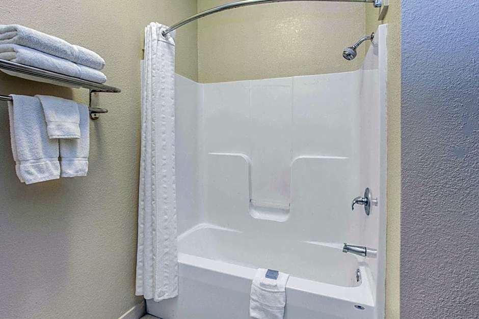 Hawthorn Extended Stay by Wyndham Bloomington