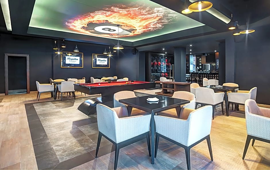 Royalton Blue Waters Autograph All-Inclusive Resor