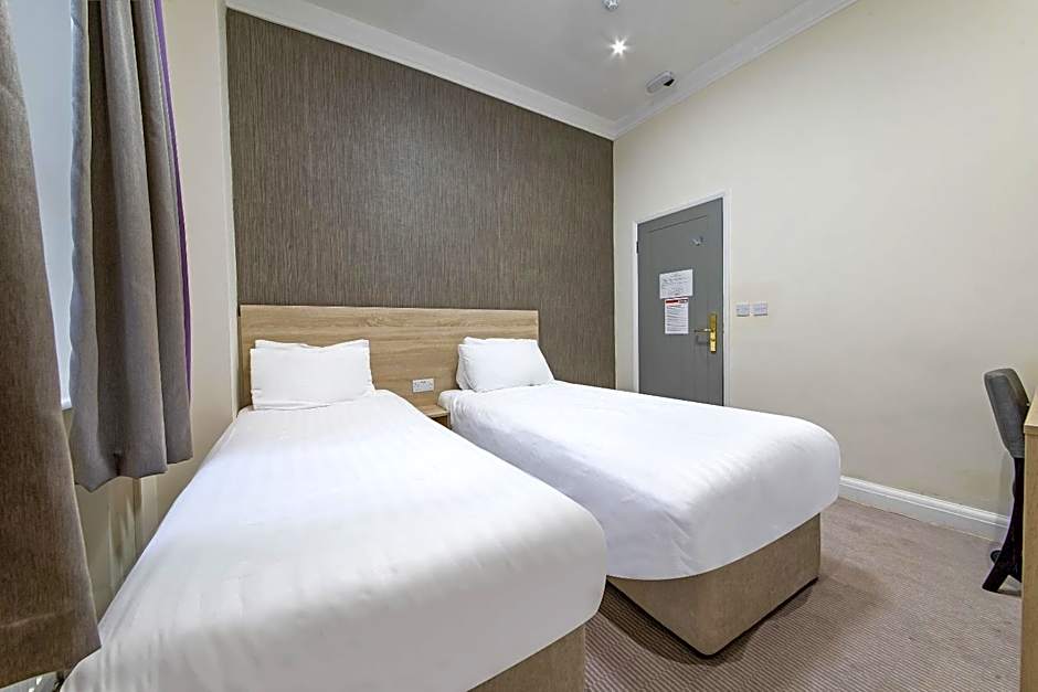 OYO 24 Sussex, London Paddington