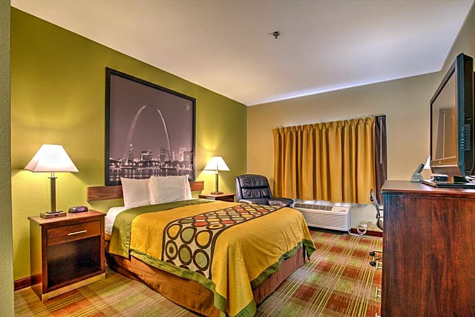 Photo 1 of 4 of 1 Queen Bed, Mobility Accessible