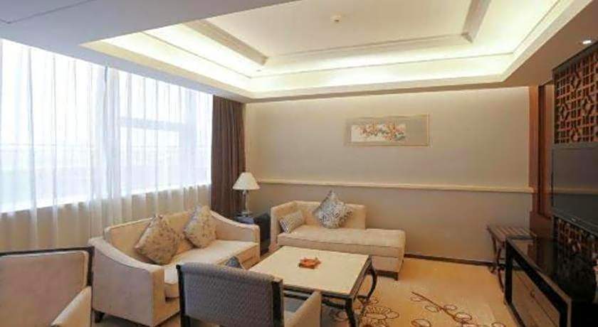 Zhangjiagang Zhonglian GDH International  Hotel