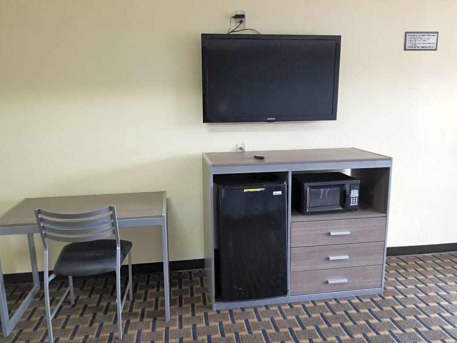 Ameristay Inn & Suites