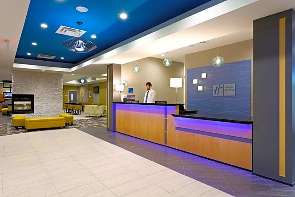 Holiday Inn Express and Suites Batavia By IHG