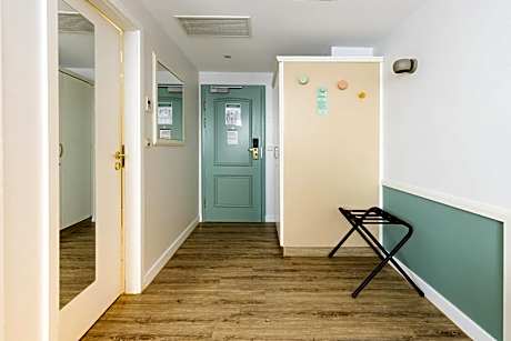 Standard Room with Two Single Beds