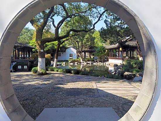 Home Inn Ningbo RaiIaway Station Tianyi PaviIion Moon Lake Point