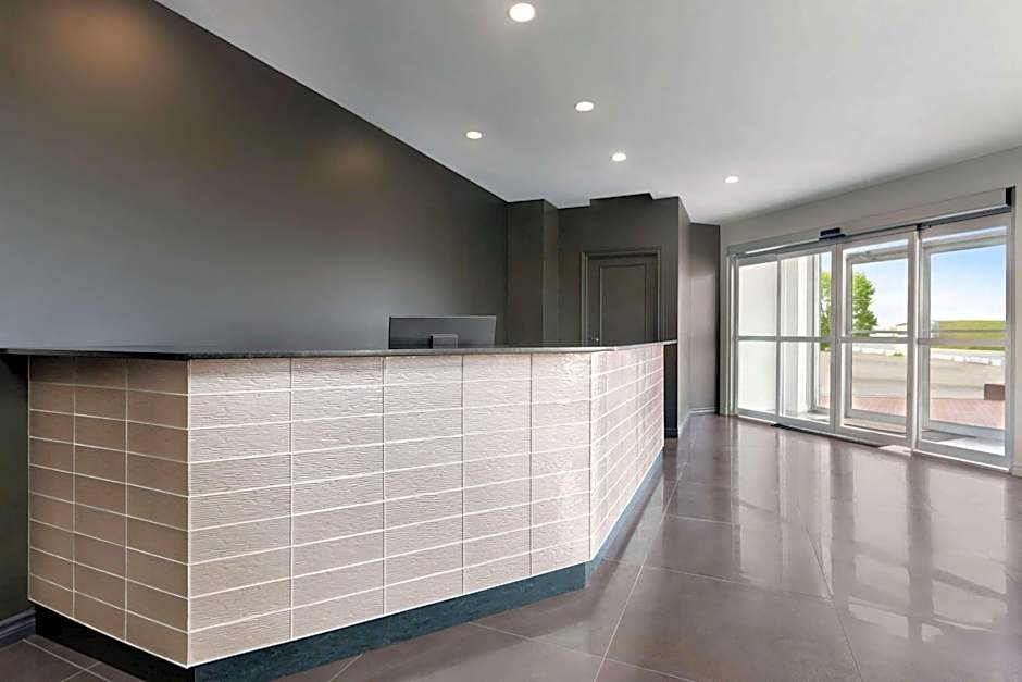 Travelodge by Wyndham Rigaud