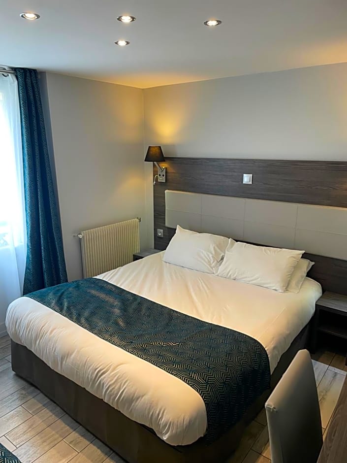 Mary's Hotel Republique