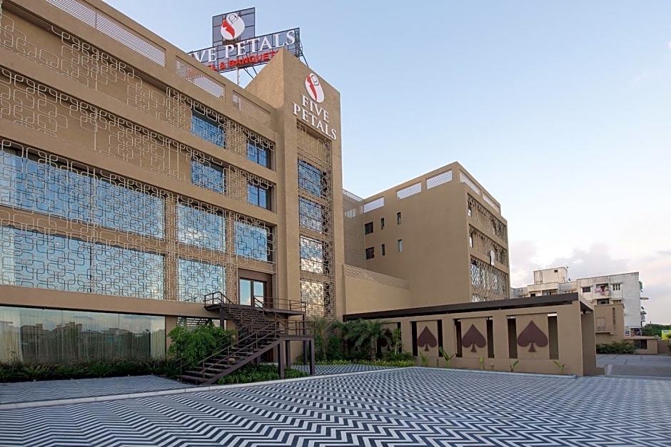 Five Petals Hotel & Banquets