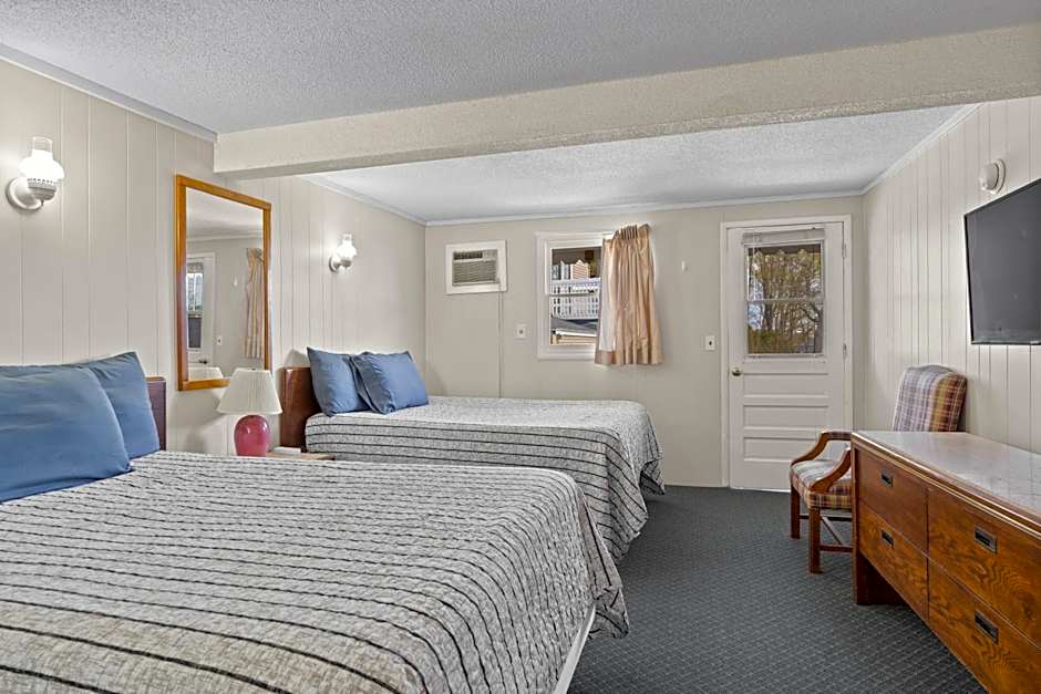 Beach Motel and Suites