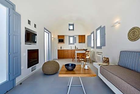 Suite with Hot Tub and Sea View Courtyard level