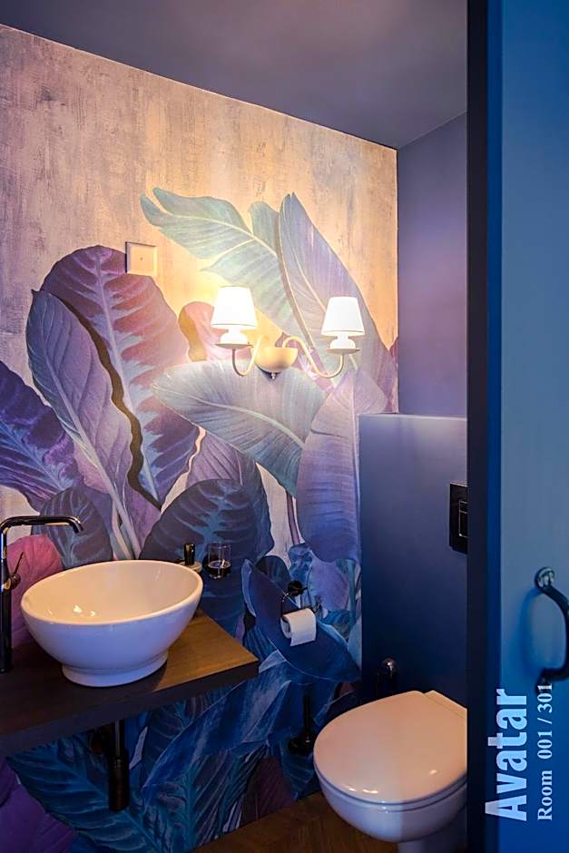 The Henry Self Check-In Guesthouse