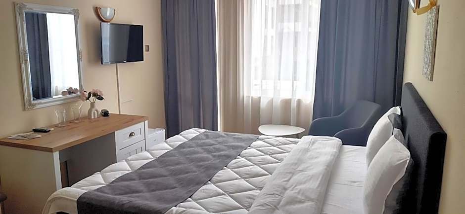 Victoria Family Hotel