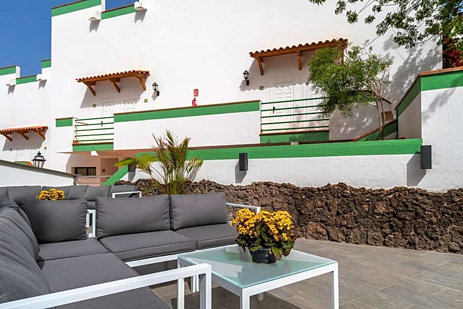 Aparthotel Esquinzo Y Monte Del Mar