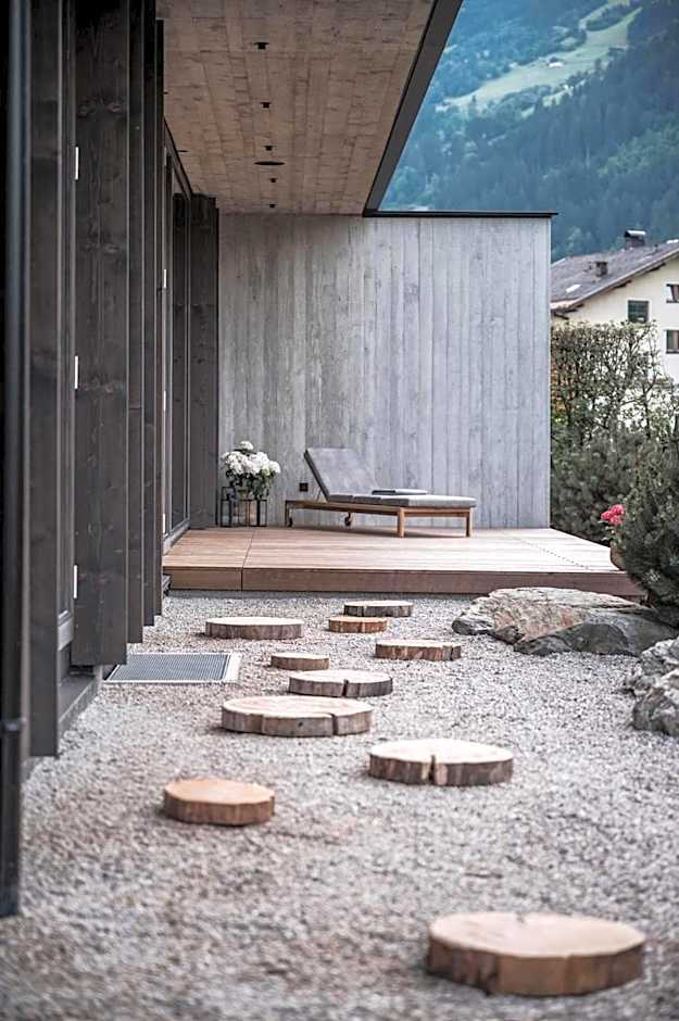 zelloon boutique hotel