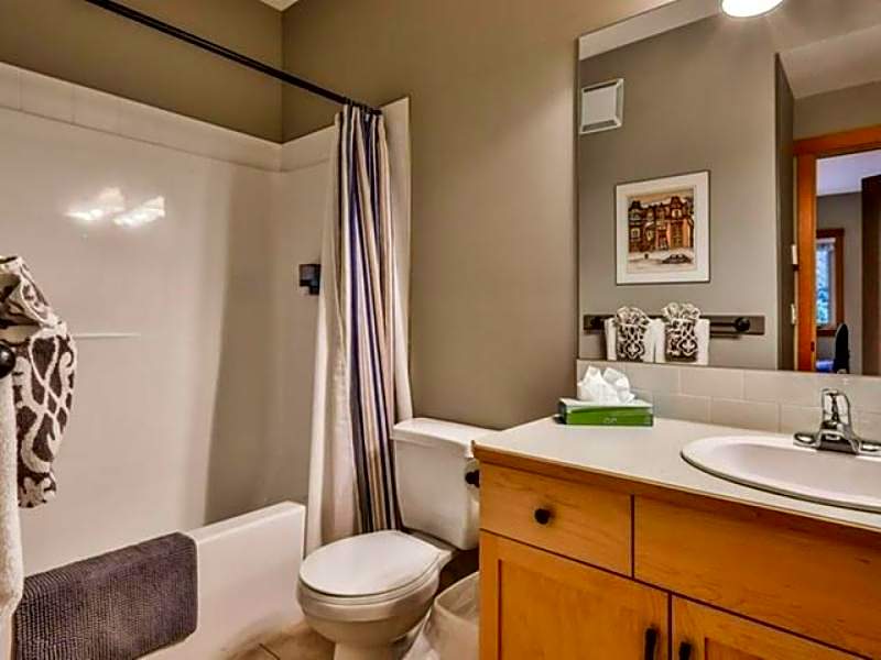 Suites with Pool & Hot tubs managed by Little Sister Getaways