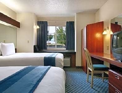 Microtel Inn & Suites by Wyndham Tulsa - Catoosa Route 66