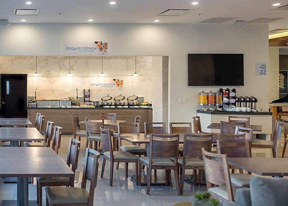 Holiday Inn Express & Suites Silao Aeropuerto Terminal By IHG