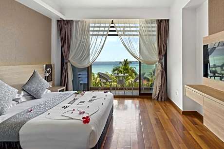 Deluxe Double Room with Balcony and Sea View