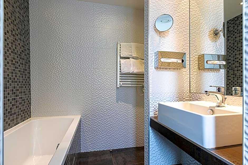 Trianon Gare De Lyon