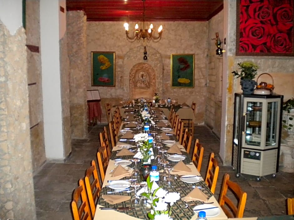 Kiniras Traditional Hotel & Restaurant