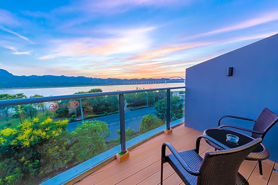 Holiday Inn Express Yichang Riverside By IHG