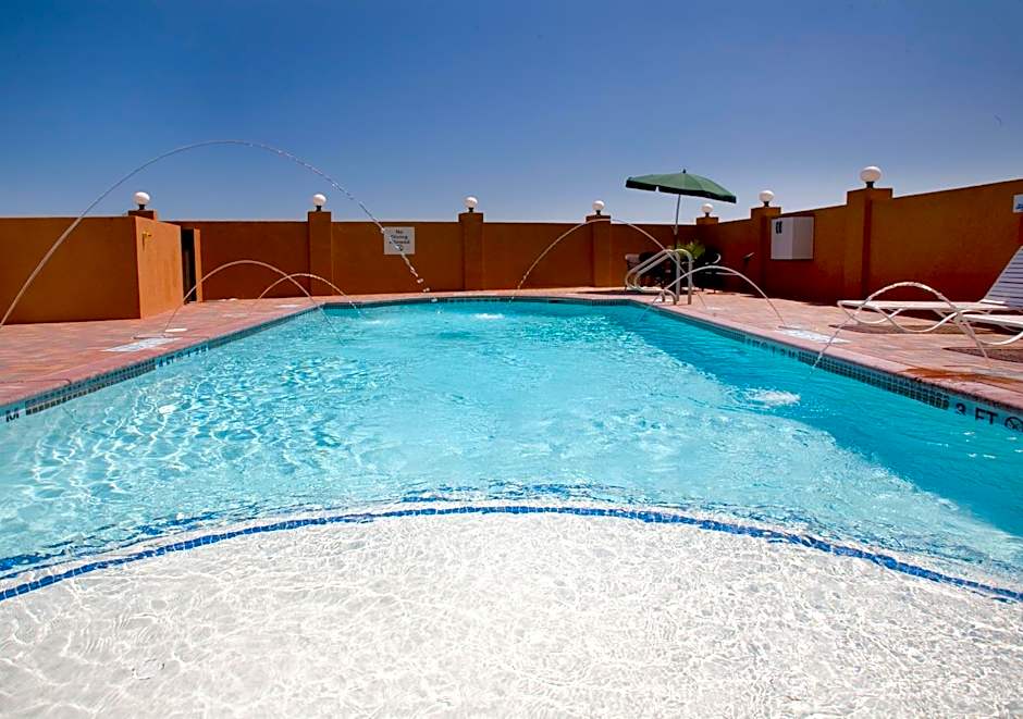 Holiday Inn Express Hotel and Suites Kingsville By IHG