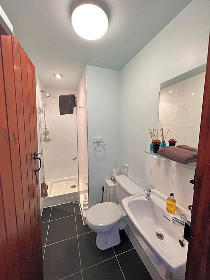 Lands End Hostel and B&B