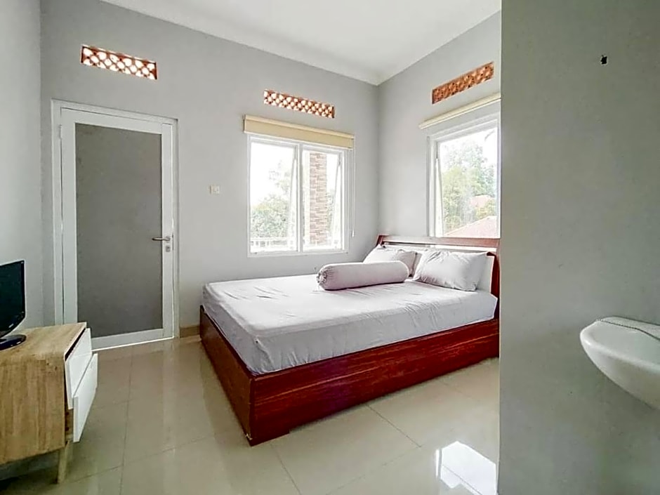 Villa Batu Tua Puncak RedPartner – Bogor, PA