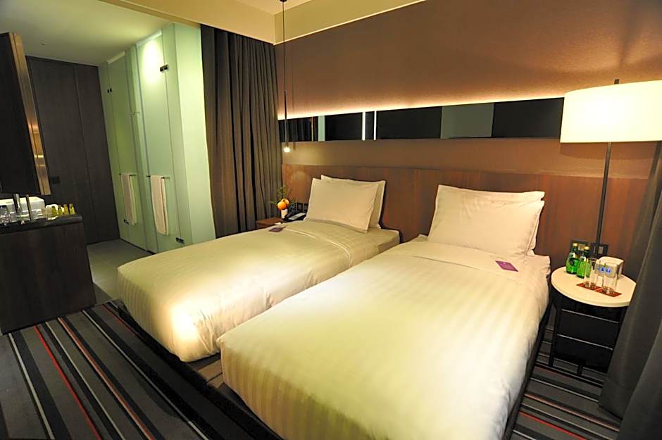 Photo 1 of 6 of Premier 2 Beds