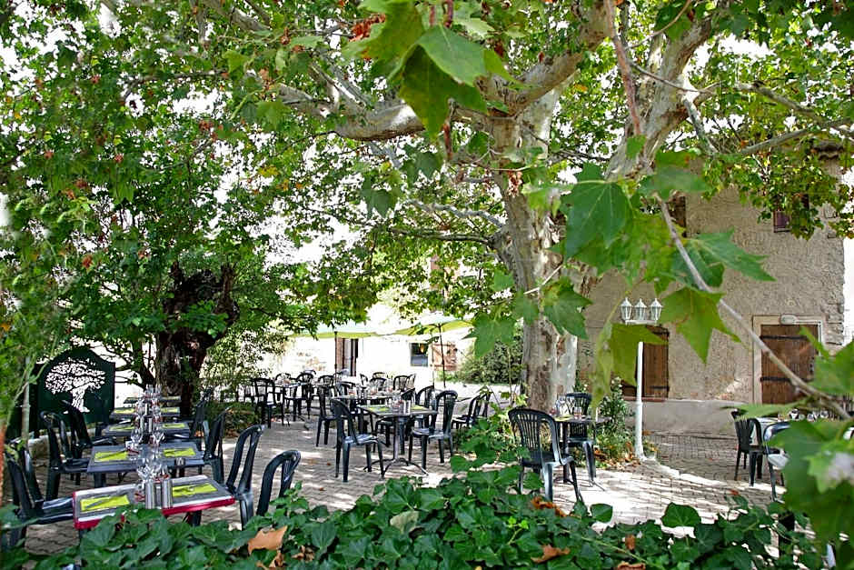 Logis Hôtel & Spa Déjeunez Sous L'Arbre