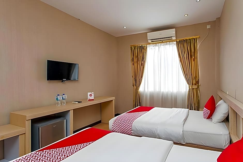 OYO 663 Hotel Sejati