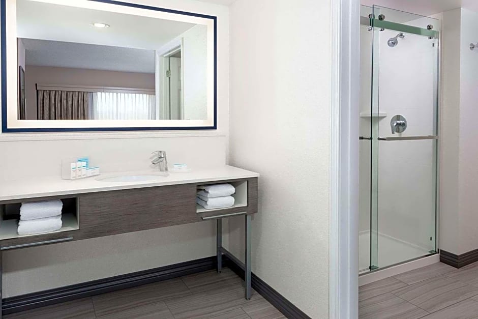 Hampton Inn By Hilton & Suites Kansas City-Country Club Plaza