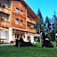 Chalet Tovel - Mountain Lake