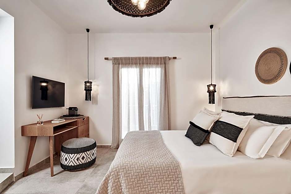 Volcano Luxury Suites Milos - Adults Only