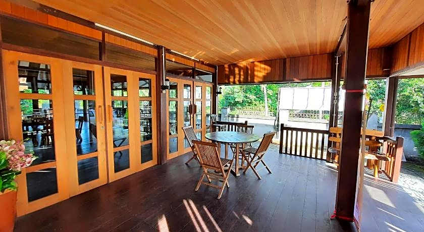 Hotel Besar Bulan Baru