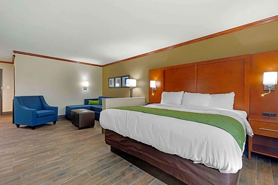 Comfort Suites West Monroe near Ike Hamilton Expo Center
