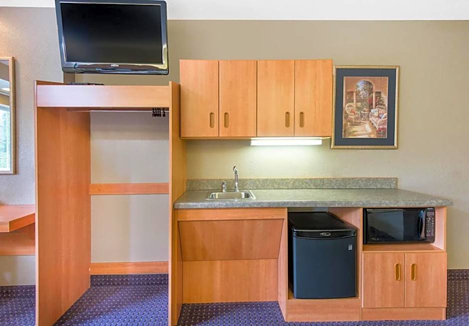 Microtel Inn & Suites By Wyndham Hazelton/Bruceton Mills